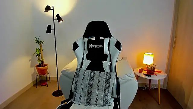 dafboy1 online show from February 1, 4:49 pm