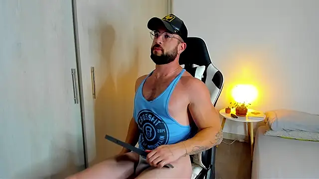 dafboy1 online show from February 8, 6:00 am