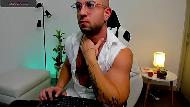 dafboy1 online show from March 15, 10:33 am