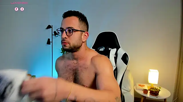 dafboy1 online show from April 8, 10:28 am