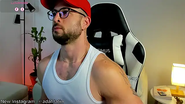 dafboy1 online show from May 14, 7:11 pm