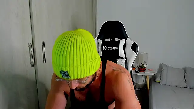 dafboy1 online show from February 15, 1:06 am