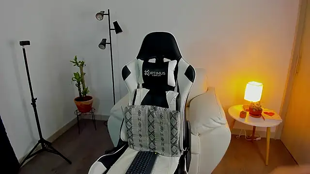 dafboy1 online show from January 17, 2:26 am