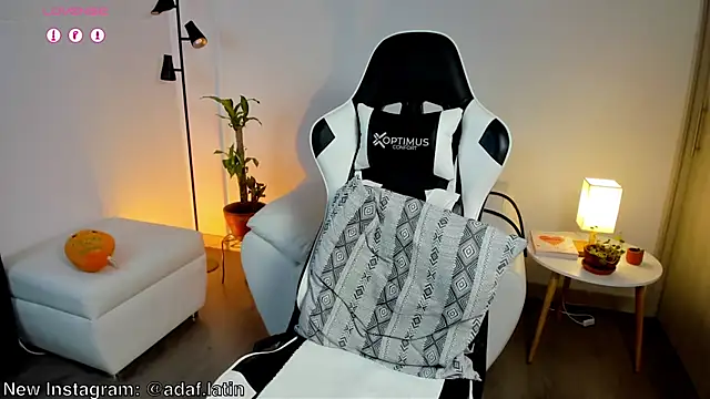 dafboy1 online show from April 15, 3:49 pm