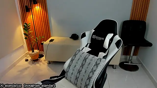 dafboy1 online show from March 12, 3:51 pm