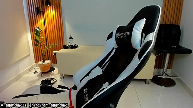 dafboy1 online show from February 17, 4:28 pm