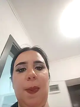 AdelinaJude online show from March 29, 7:04 pm