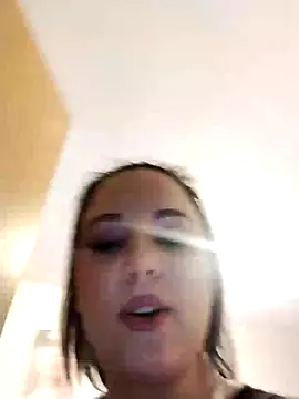 AdelinaJude online show from December 1, 4:56 pm