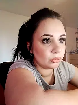 AdelinaJude online show from March 10, 12:38 pm