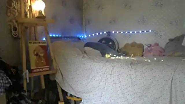 Snapshot of Ember_sweet chatting on March 26, 8:56 am Ember sweet online show from March 26, 8:56 am