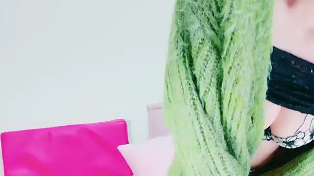 Snapshot of yukiDX chatting on December 13, 12:06 pm yukiDX online show from December 13, 12:06 pm