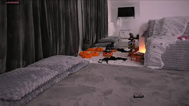 Snapshot of KylieJoyce chatting on October 22, 8:08 pm KylieJoyce online show from October 22, 8:08 pm