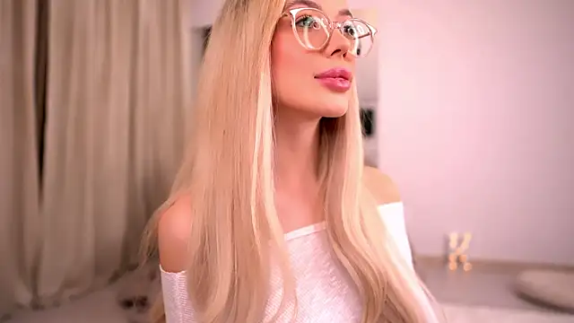 KylieJoyce online show from February 5, 9:54 pm