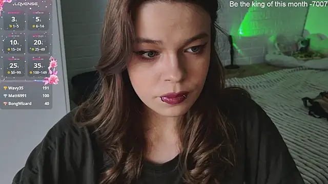 ValBae online show from March 22, 3:42 pm