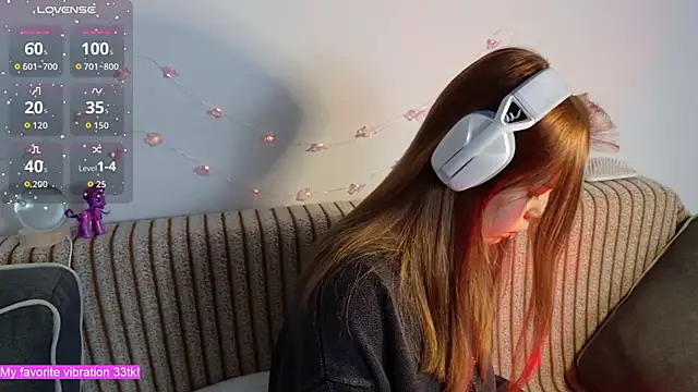 ValBae online show from November 30, 9:48 pm