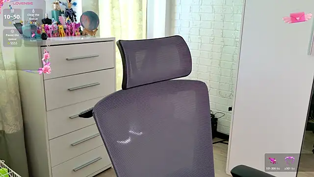 ValBae online show from May 11, 6:59 am