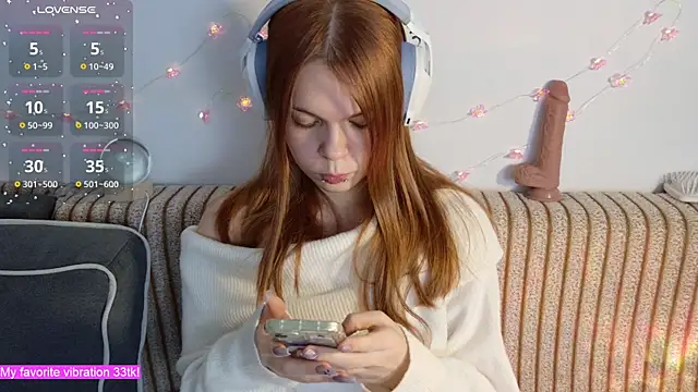 ValBae online show from November 29, 9:37 pm