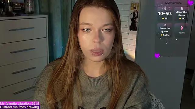 ValBae online show from October 1, 8:13 pm