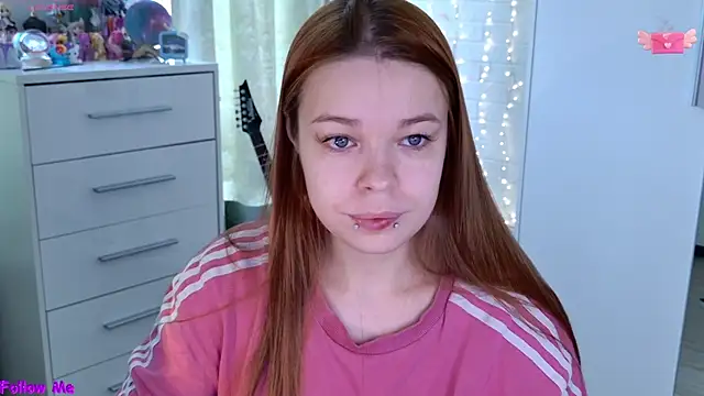 ValBae online show from April 11, 6:32 am