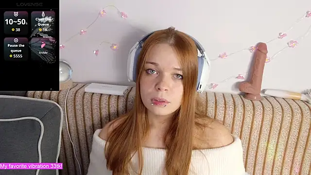 ValBae online show from November 27, 10:10 pm