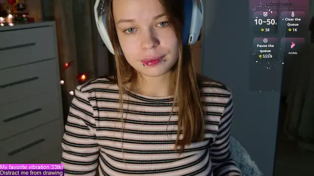 ValBae online show from October 27, 9:27 pm