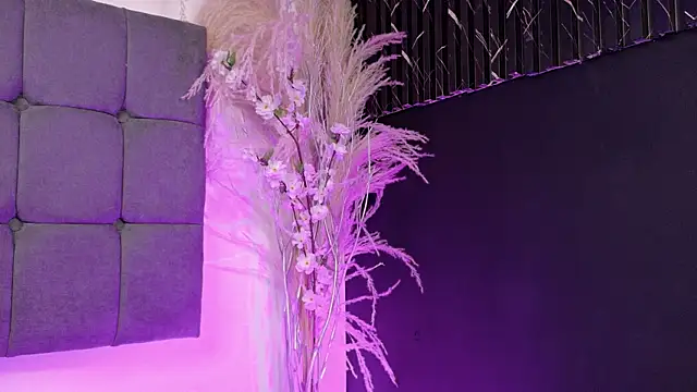 miluv19 online show from December 21, 9:26 pm