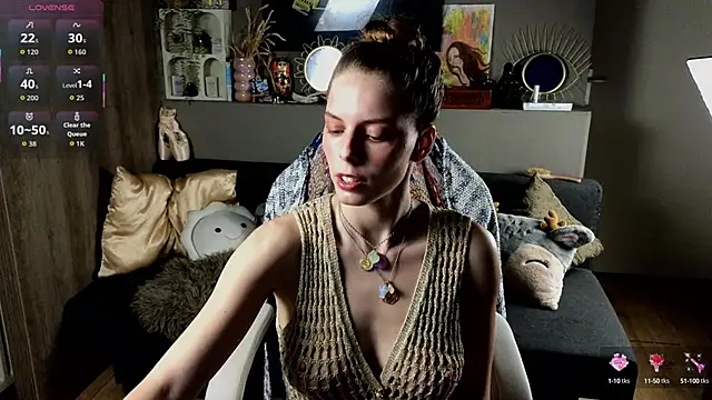 AyreenMoore online show from September 23, 8:05 pm