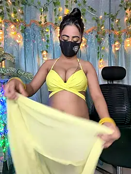 Snapshot of Monabby97 chatting on December 2, 5:36 pm Monabby97 online show from December 2, 5:36 pm