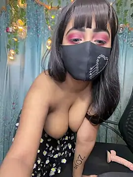 Snapshot of Monabby97 chatting on February 12, 5:45 pm Monabby97 online show from February 12, 5:45 pm