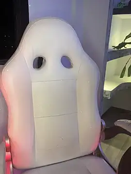 Snapshot of ailynBlaze chatting on March 3, 2:22 am ailynBlaze online show from March 3, 2:22 am