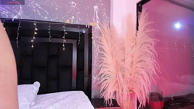 ailynBlaze online show from January 9, 6:31 am