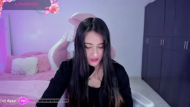 Tinylottie online show from December 18, 2:10 pm