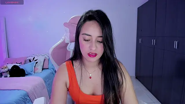 Snapshot of Tinylottie chatting on November 18, 1:54 am Tinylottie online show from November 18, 1:54 am