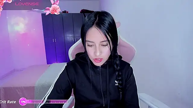 Tinylottie online show from March 8, 6:00 pm