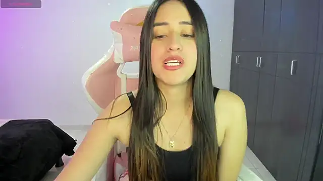 Snapshot of Tinylottie chatting on October 3, 7:48 pm Tinylottie online show from October 3, 7:48 pm