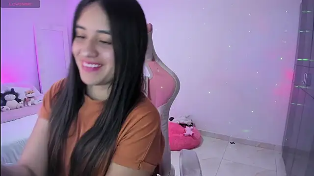 Snapshot of Tinylottie chatting on September 24, 1:46 am Tinylottie online show from September 24, 1:46 am