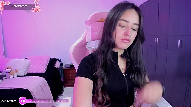 Snapshot of Tinylottie chatting on October 7, 1:23 pm Tinylottie online show from October 7, 1:23 pm