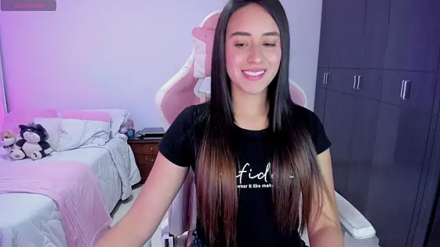 Snapshot of Tinylottie chatting on October 18, 12:23 am Tinylottie online show from October 18, 12:23 am