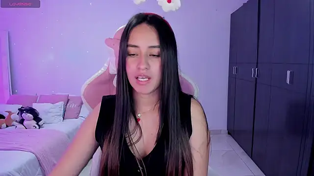 Snapshot of Tinylottie chatting on November 13, 2:04 am Tinylottie online show from November 13, 2:04 am