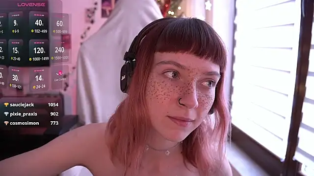 Snapshot of juliapie chatting on December 22, 8:49 am juliapie online show from December 22, 8:49 am