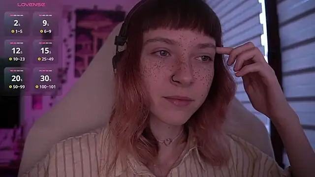 Snapshot of juliapie chatting on March 7, 5:29 am juliapie online show from March 7, 5:29 am