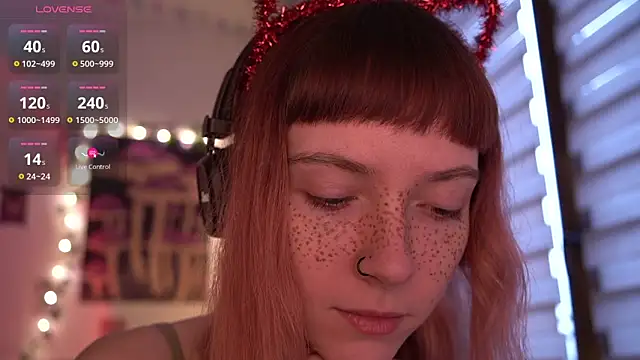 Snapshot of juliapie chatting on December 25, 7:35 am juliapie online show from December 25, 7:35 am