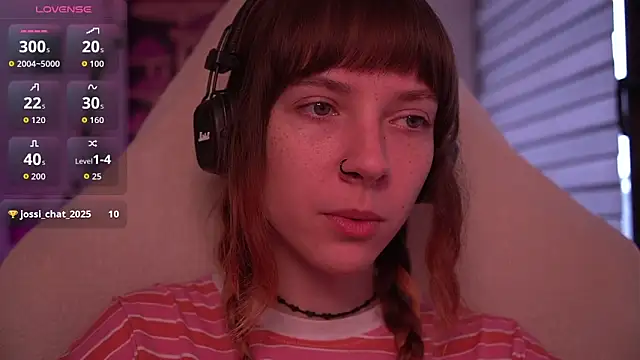 Snapshot of juliapie chatting on October 14, 7:42 am juliapie online show from October 14, 7:42 am