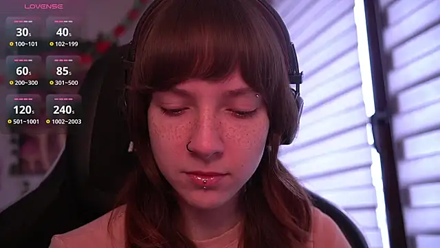 Snapshot of juliapie chatting on February 22, 9:55 am juliapie online show from February 22, 9:55 am