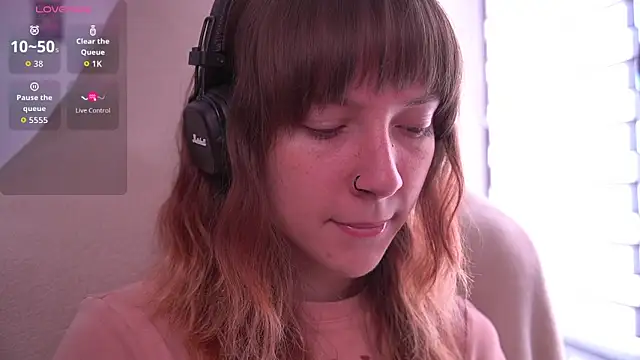 Snapshot of juliapie chatting on October 19, 7:33 am juliapie online show from October 19, 7:33 am