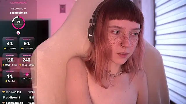 Snapshot of juliapie chatting on December 16, 9:03 am juliapie online show from December 16, 9:03 am