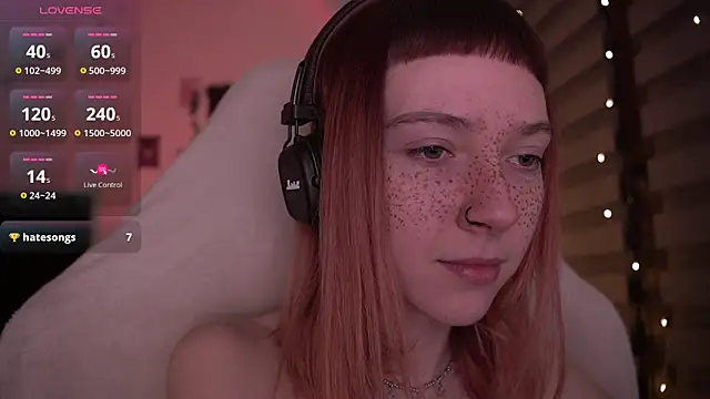 Snapshot of juliapie chatting on January 11, 6:14 am juliapie online show from January 11, 6:14 am