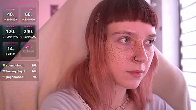 Snapshot of juliapie chatting on December 11, 7:31 am juliapie online show from December 11, 7:31 am