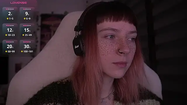 Snapshot of juliapie chatting on February 17, 4:53 am juliapie online show from February 17, 4:53 am