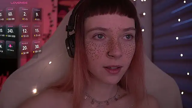 Snapshot of juliapie chatting on January 21, 6:33 am juliapie online show from January 21, 6:33 am